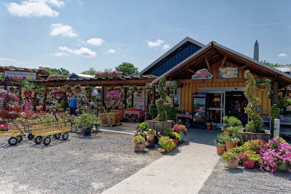 Amish and Mennonite of Tennessee store and nursery. Amish and Mennonite of Tennessee store and nursery.